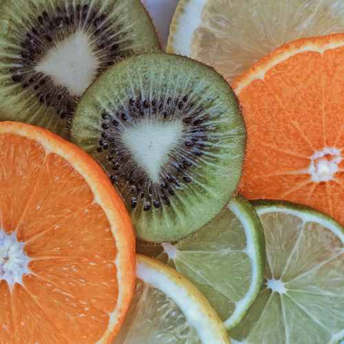 不懂流程?在網(wǎng)上賣(mài)農(nóng)產(chǎn)品需要什么資質(zhì)?